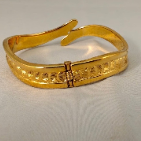 VTG Monet Gold Snake Bangle Bracelet - Picture 3 of 3